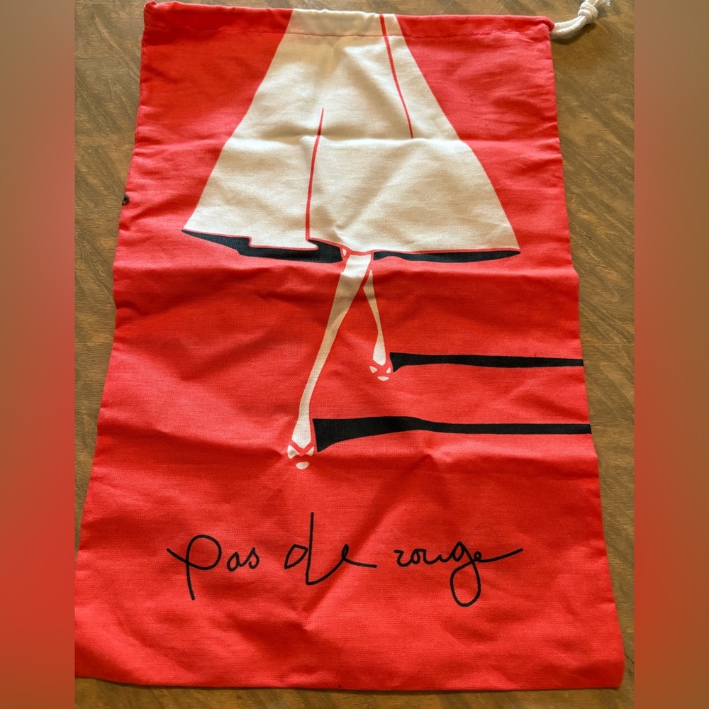Pas de Rouge Dust Bag